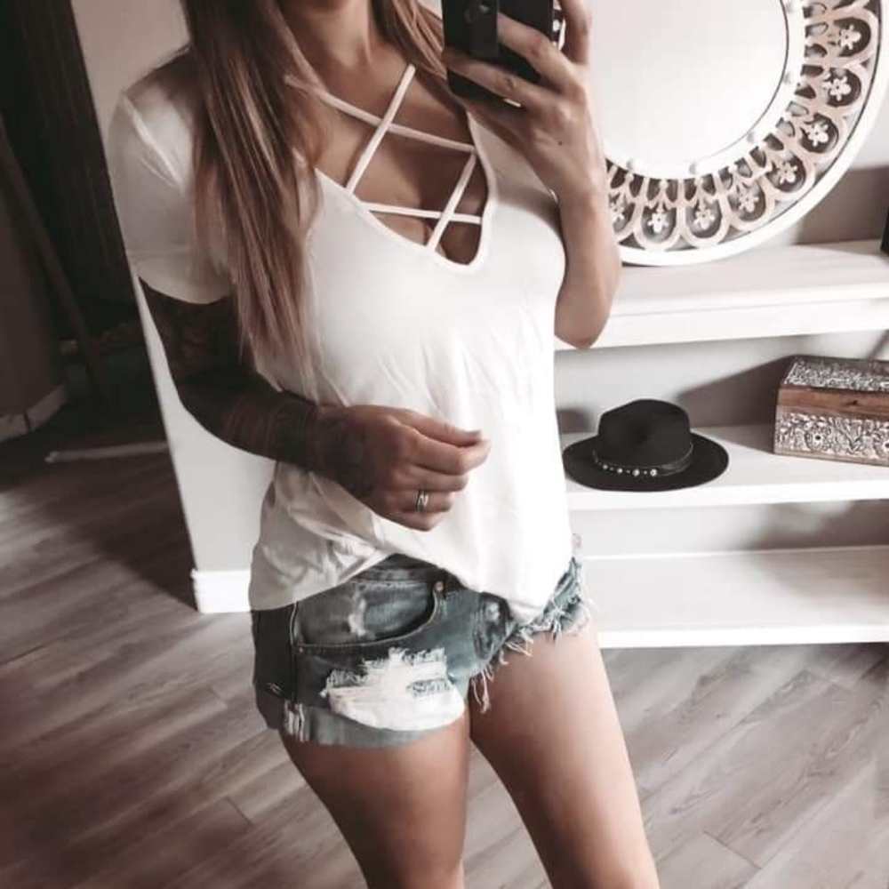 COMFY CRISS CROSS TEES
